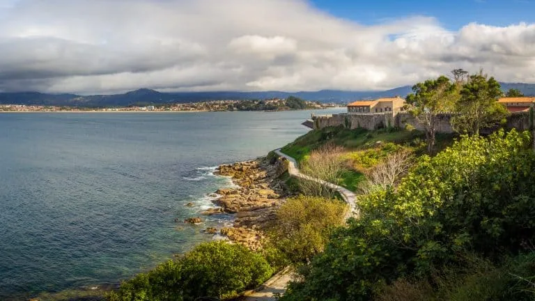 Can i insure my beach house in Spain against flooding or waves house on the coast insurance